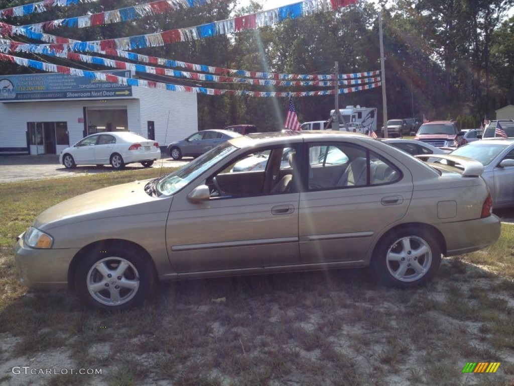 2002 Sentra GXE - Iced Cappuccino / Sand Beige photo #17