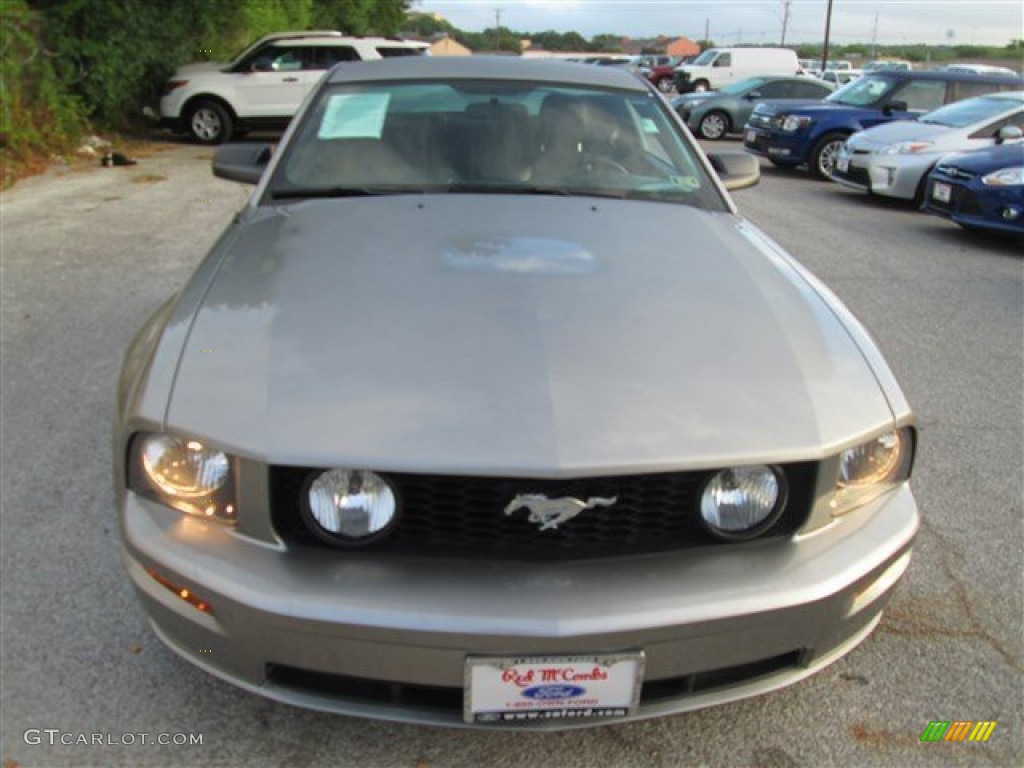 2008 Mustang GT Premium Coupe - Vapor Silver Metallic / Dark Charcoal photo #2