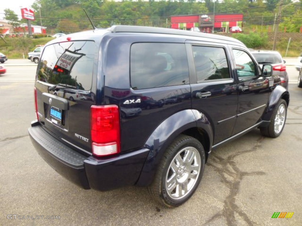 2011 Nitro Heat 4x4 - Blackberry Pearl / Dark Slate Gray photo #7