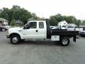 1999 Oxford White Ford F350 Super Duty XLT SuperCab 4x4 Chassis Flat Bed  photo #1