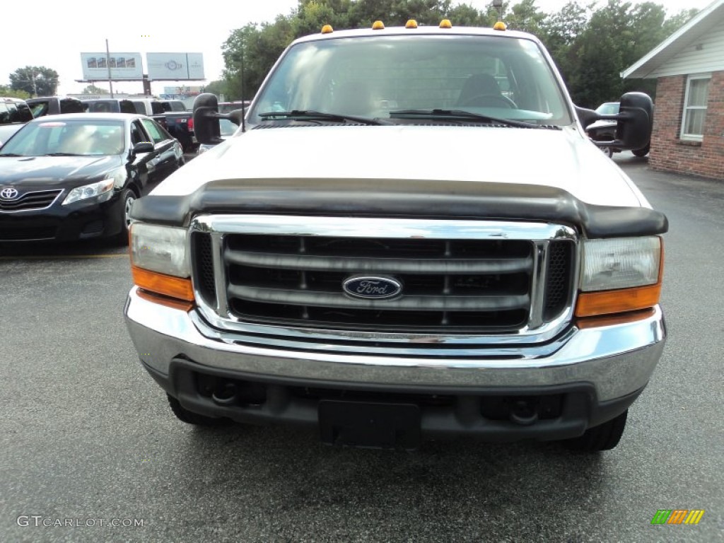 1999 F350 Super Duty XLT SuperCab 4x4 Chassis Flat Bed - Oxford White / Blue photo #23