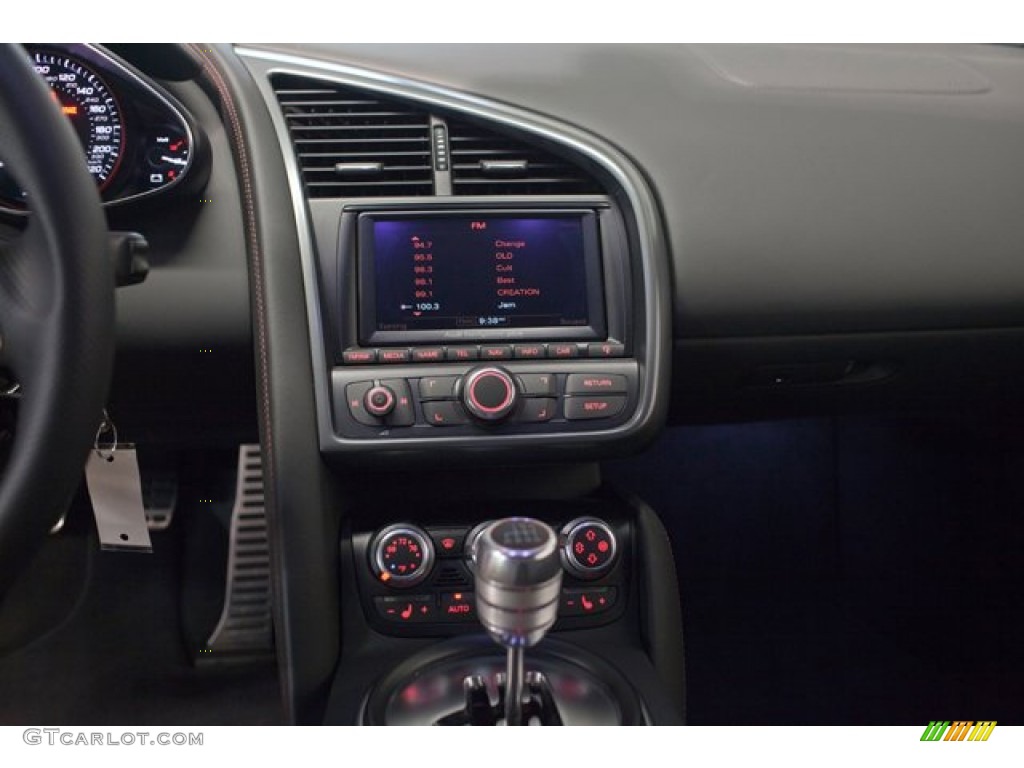 2011 Audi R8 5.2 FSI quattro Controls Photo #85549979