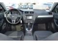 Black Uni - Jetta SE Sedan Photo No. 5