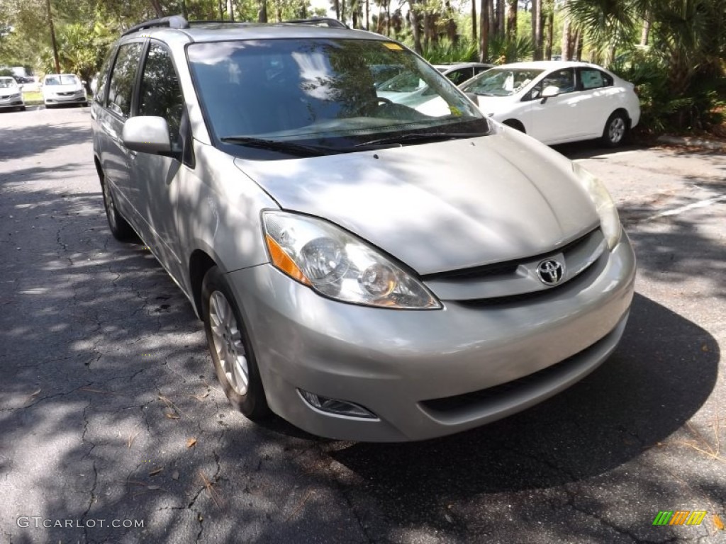 Silver Shadow Pearl Toyota Sienna