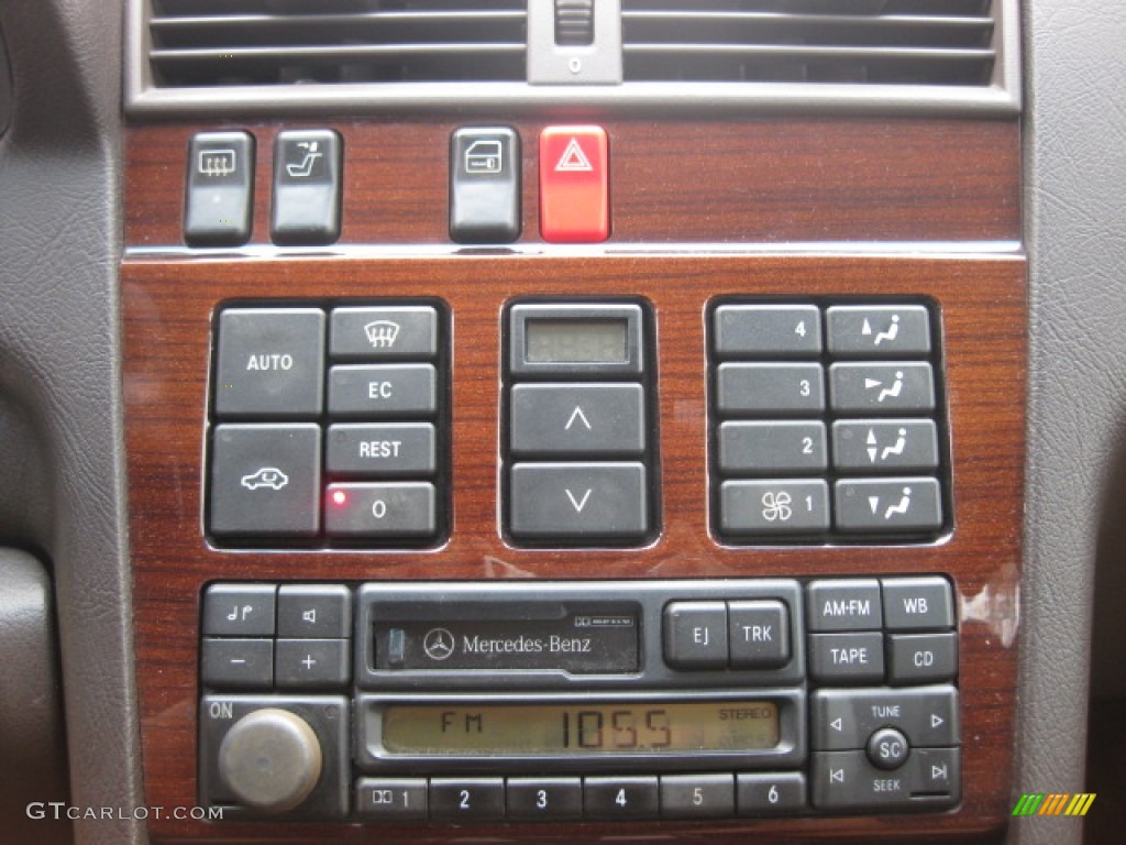 1995 Mercedes-Benz C 220 Sedan Controls Photo #85553000