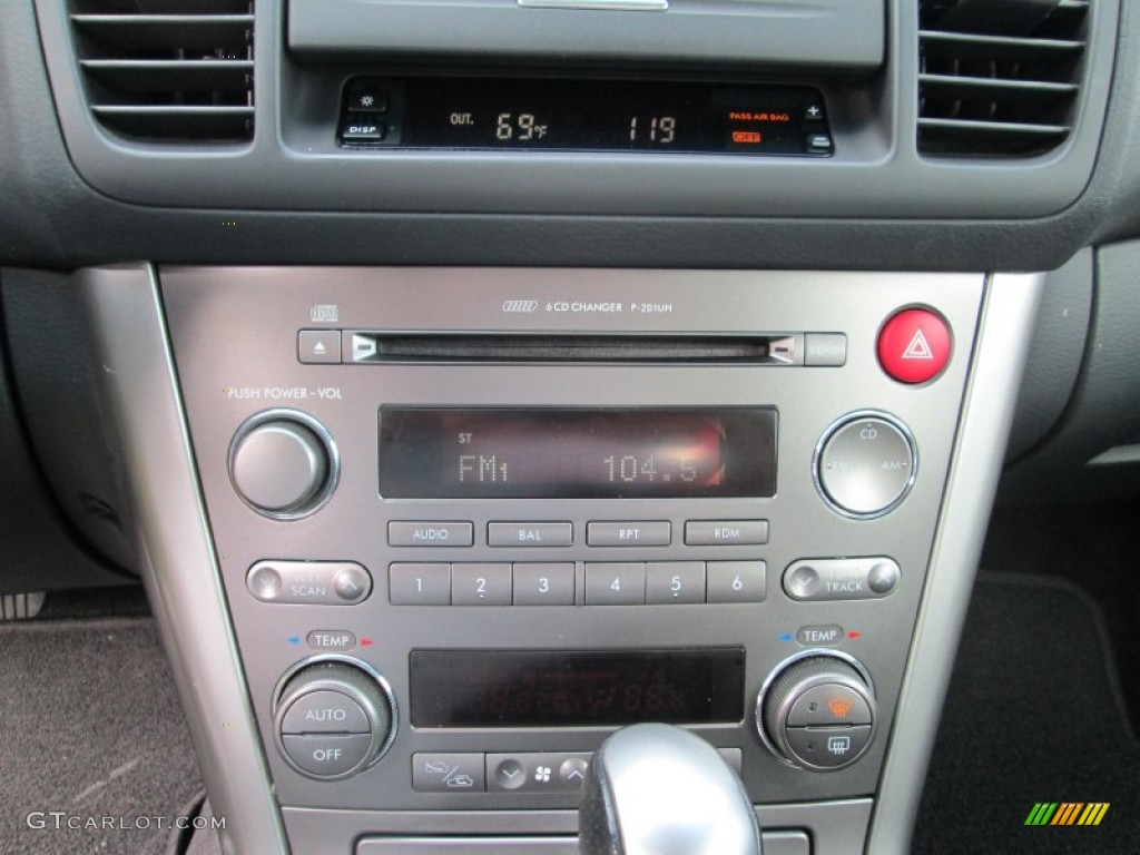 2005 Subaru Legacy 2.5i Limited Wagon Controls Photo #85554977