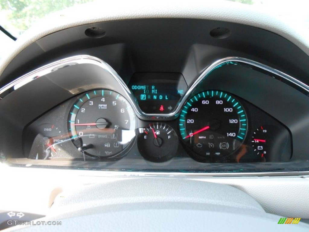 2014 Chevrolet Traverse LS AWD Gauges Photos