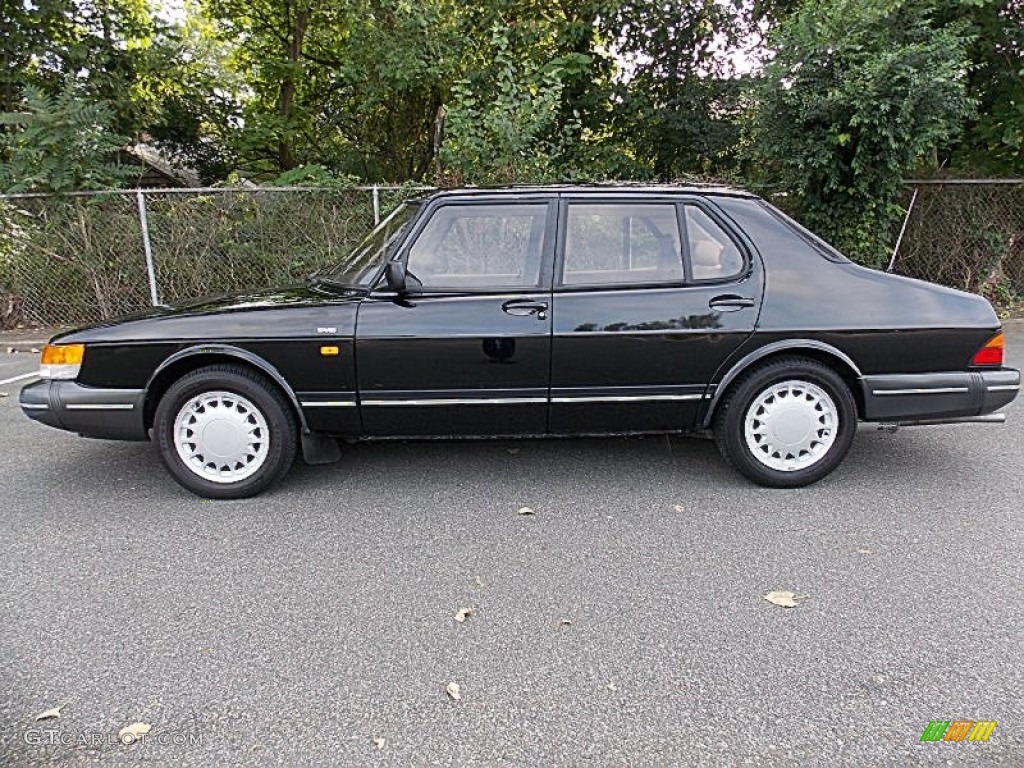 1991 900 S Sedan - Black / Tan photo #2