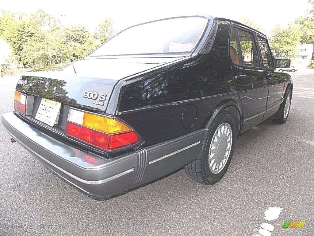 1991 900 S Sedan - Black / Tan photo #5