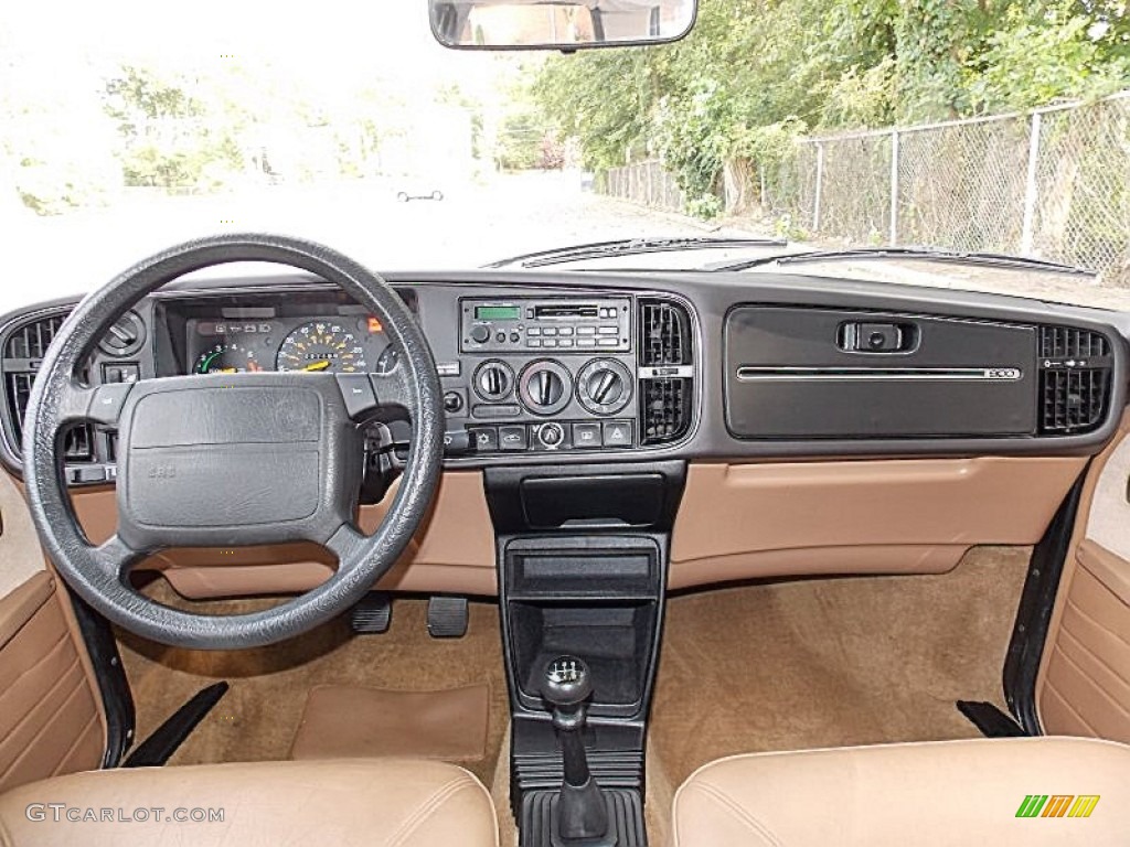 1991 Saab 900 S Sedan Tan Dashboard Photo #85561409
