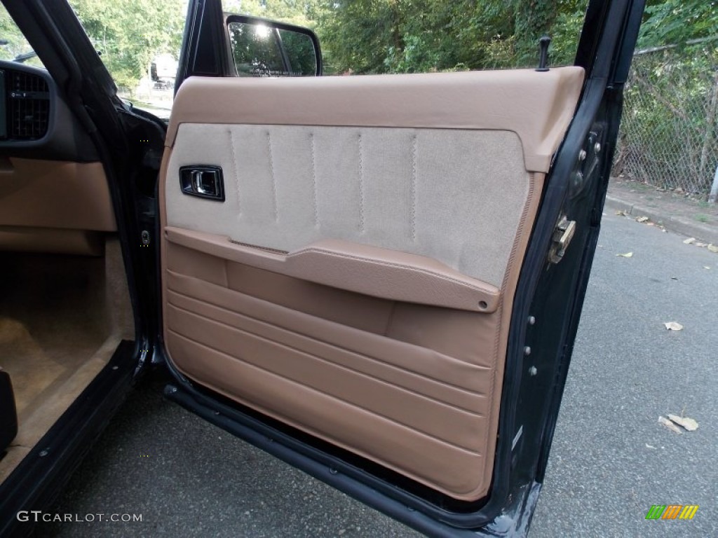 1991 900 S Sedan - Black / Tan photo #23