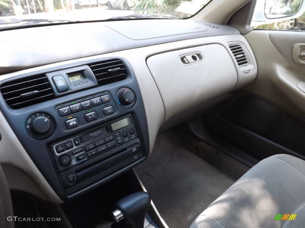 1999 Accord LX V6 Sedan - Taffeta White / Ivory photo #14