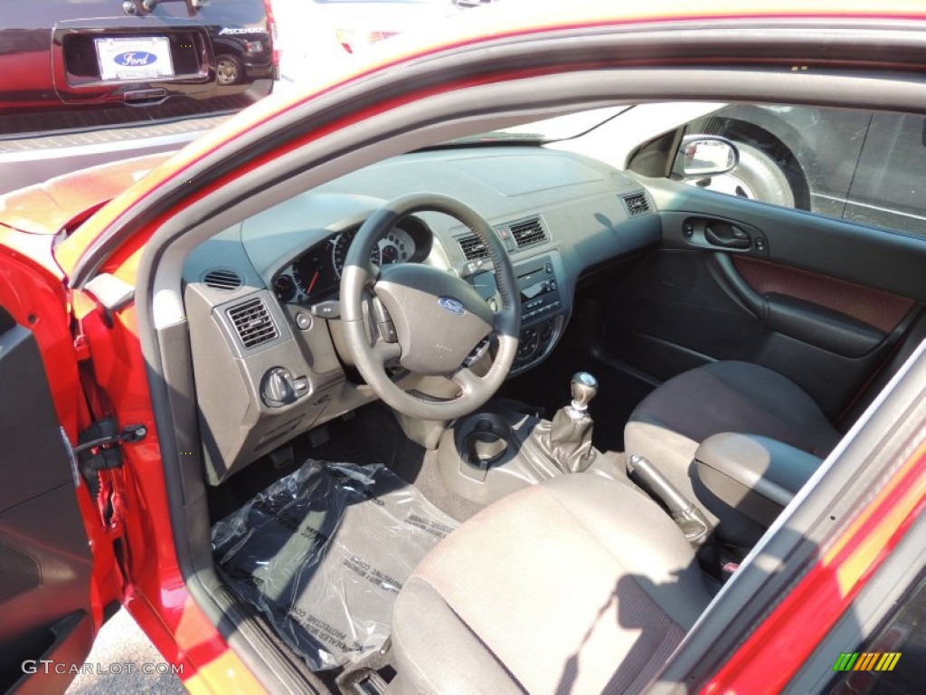 Charcoal/Red Interior 2006 Ford Focus ZX4 ST Sedan Photo #85562189