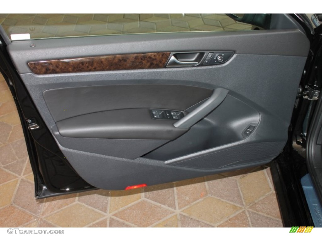 2014 Volkswagen Passat 1.8T SEL Premium Titan Black Door Panel Photo #85566611