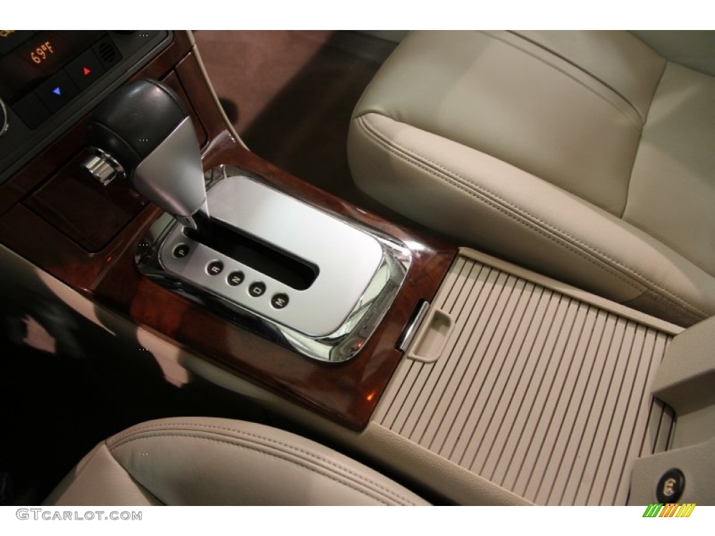 2009 Aura XR V6 - Polar White / Tan photo #10