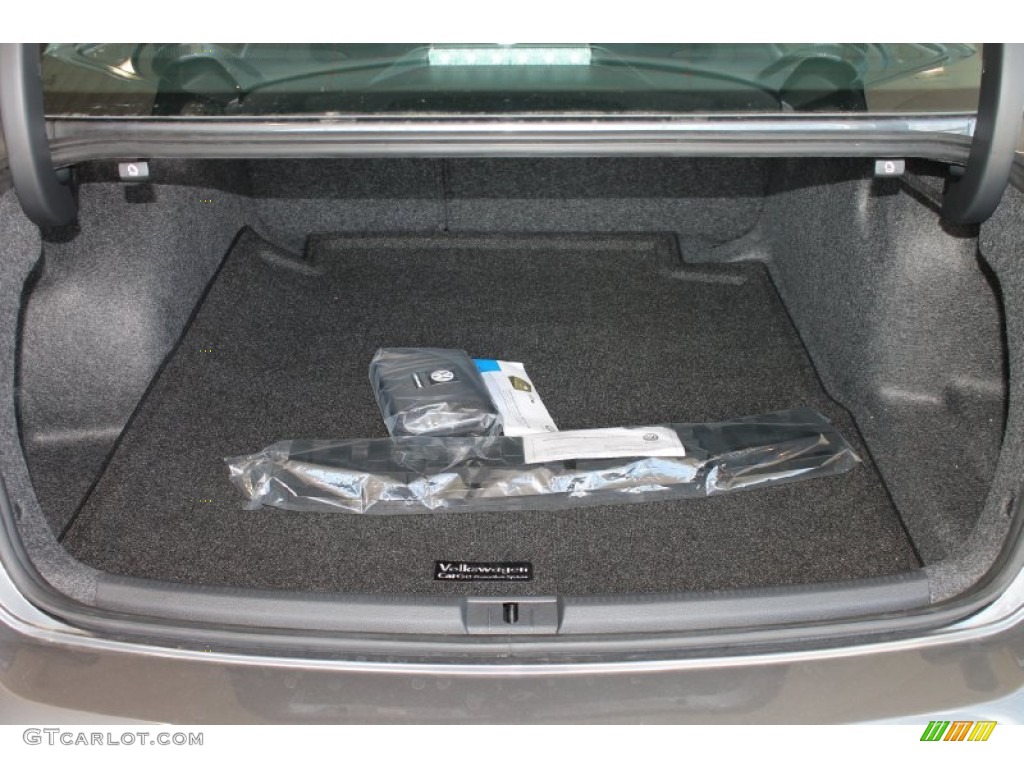2014 Volkswagen Passat 2.5L SE Trunk Photo #85567886