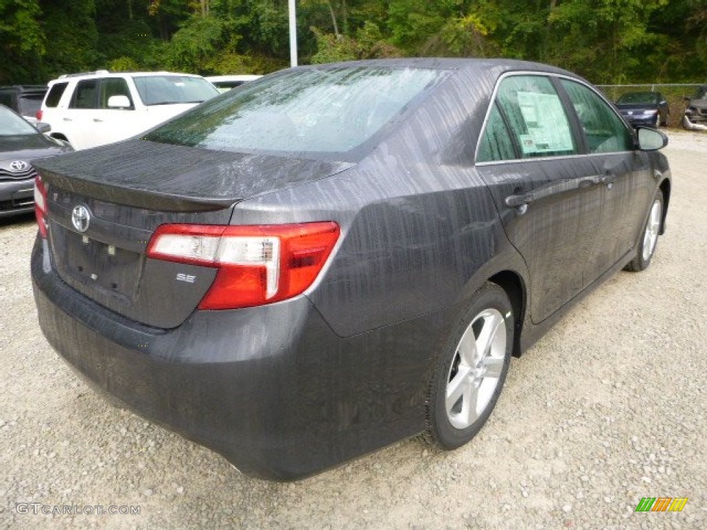 2014 Camry SE - Magnetic Gray Metallic / Black/Ash photo #3