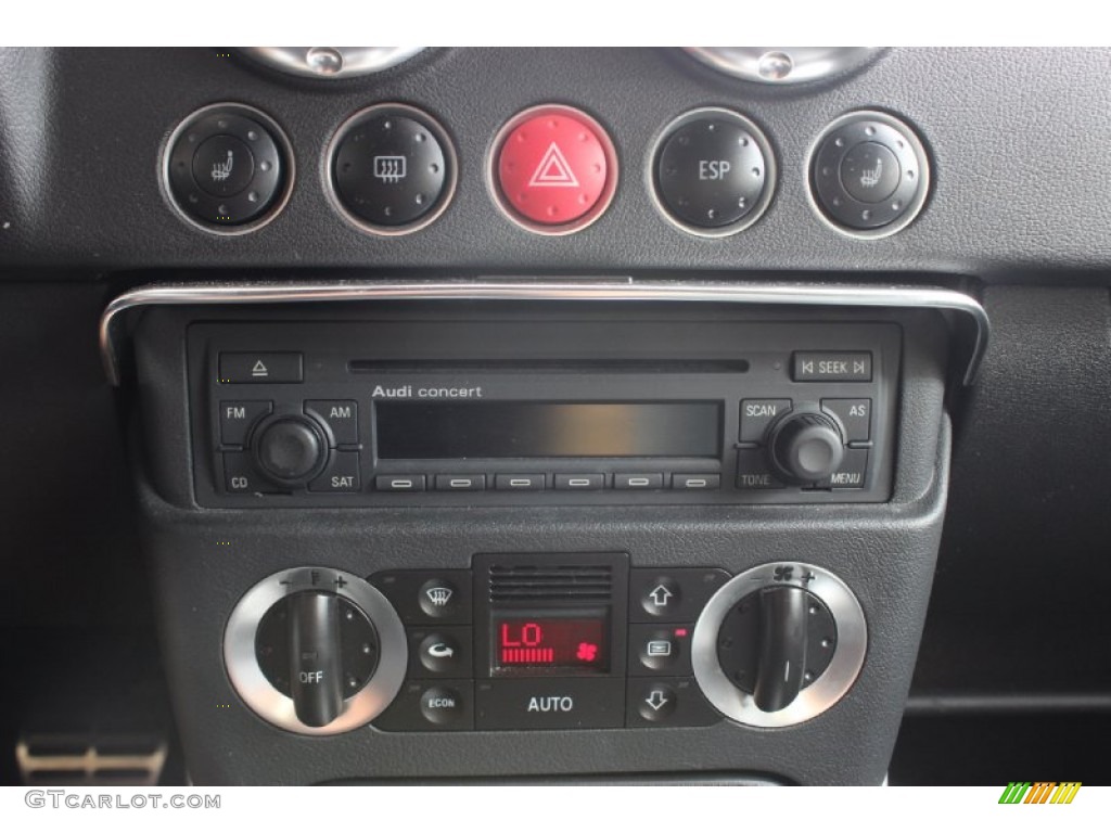 2005 Audi TT 3.2 quattro Roadster Controls Photo #85570016