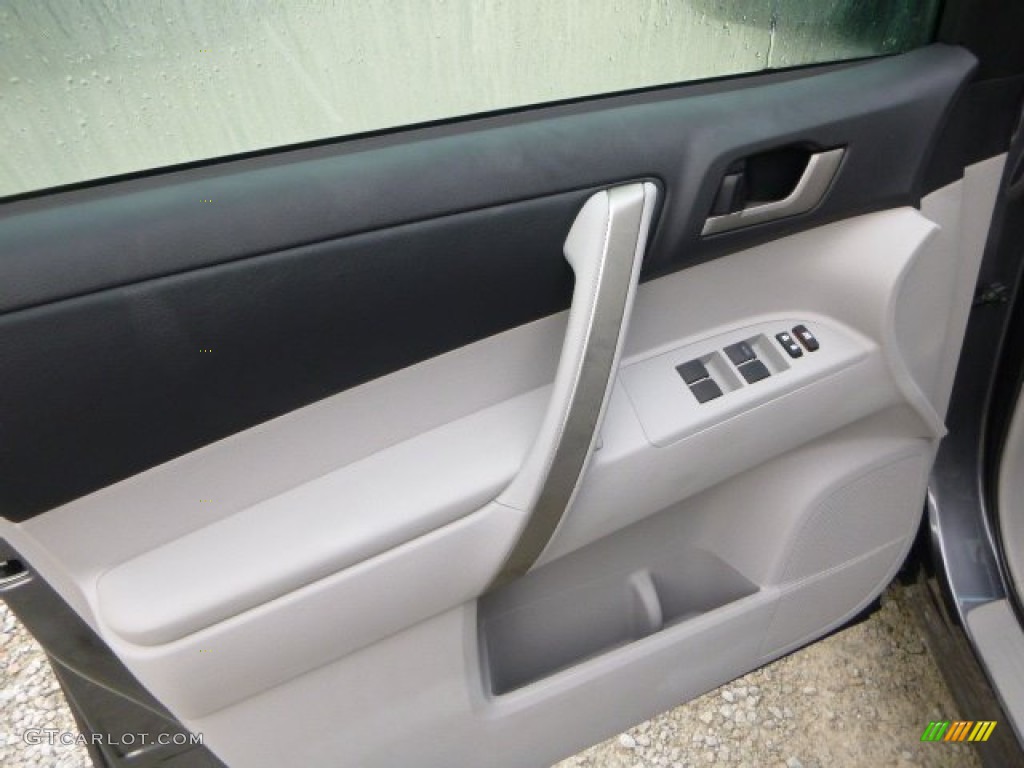 2013 Highlander SE 4WD - Magnetic Gray Metallic / Ash photo #14
