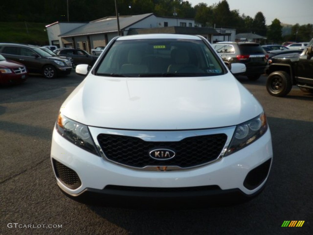 2011 Sorento LX AWD - Snow White Pearl / Beige photo #2