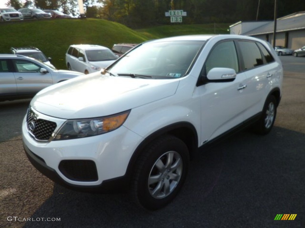 2011 Sorento LX AWD - Snow White Pearl / Beige photo #3