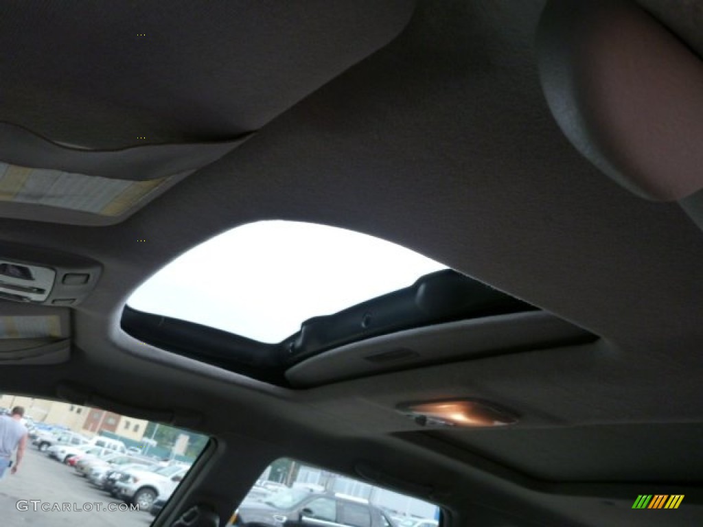 2003 Legacy L Wagon - Titanium Pearl / Gray photo #7
