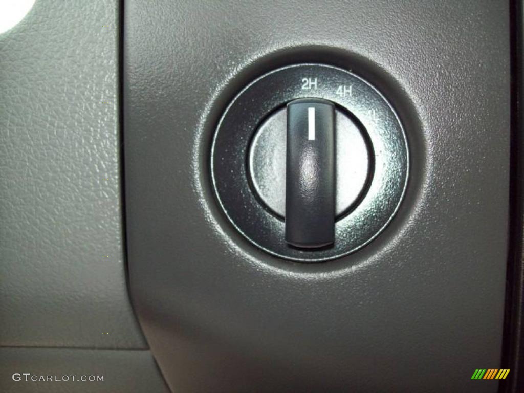 2006 F150 XLT SuperCab 4x4 - Silver Metallic / Medium Flint photo #30