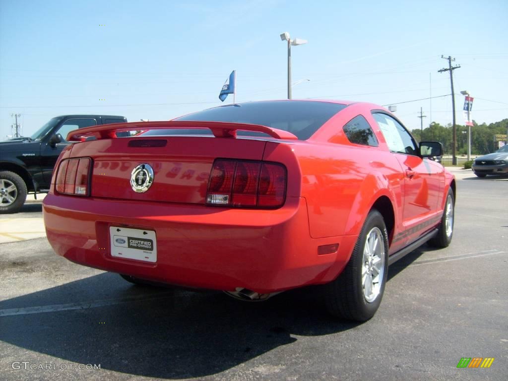 2006 Mustang V6 Deluxe Coupe - Torch Red / Light Graphite photo #3