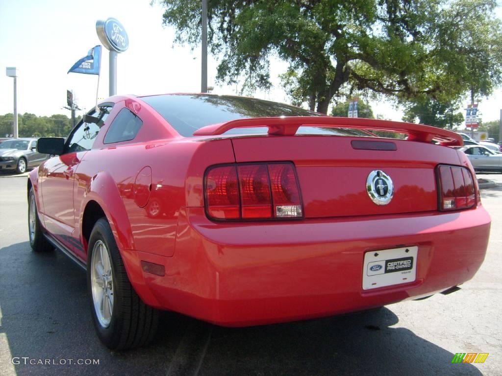 2006 Mustang V6 Deluxe Coupe - Torch Red / Light Graphite photo #5