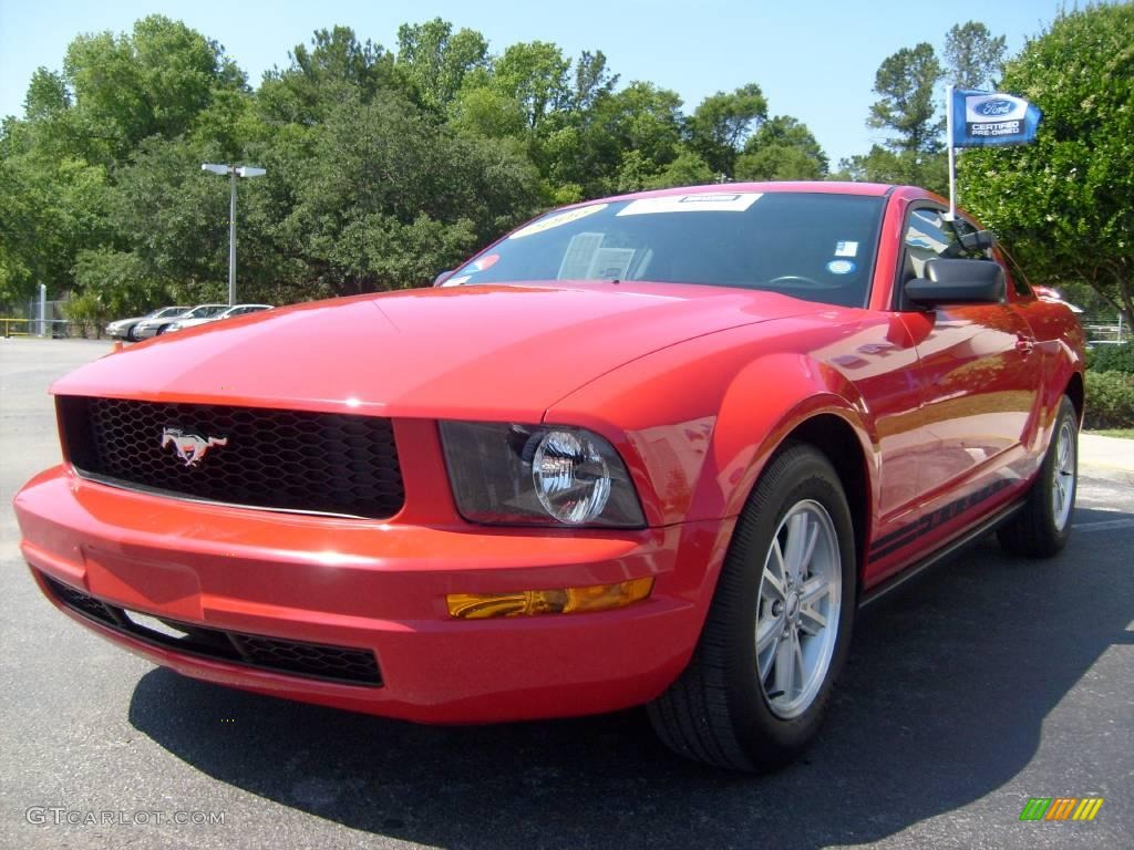 2006 Mustang V6 Deluxe Coupe - Torch Red / Light Graphite photo #7