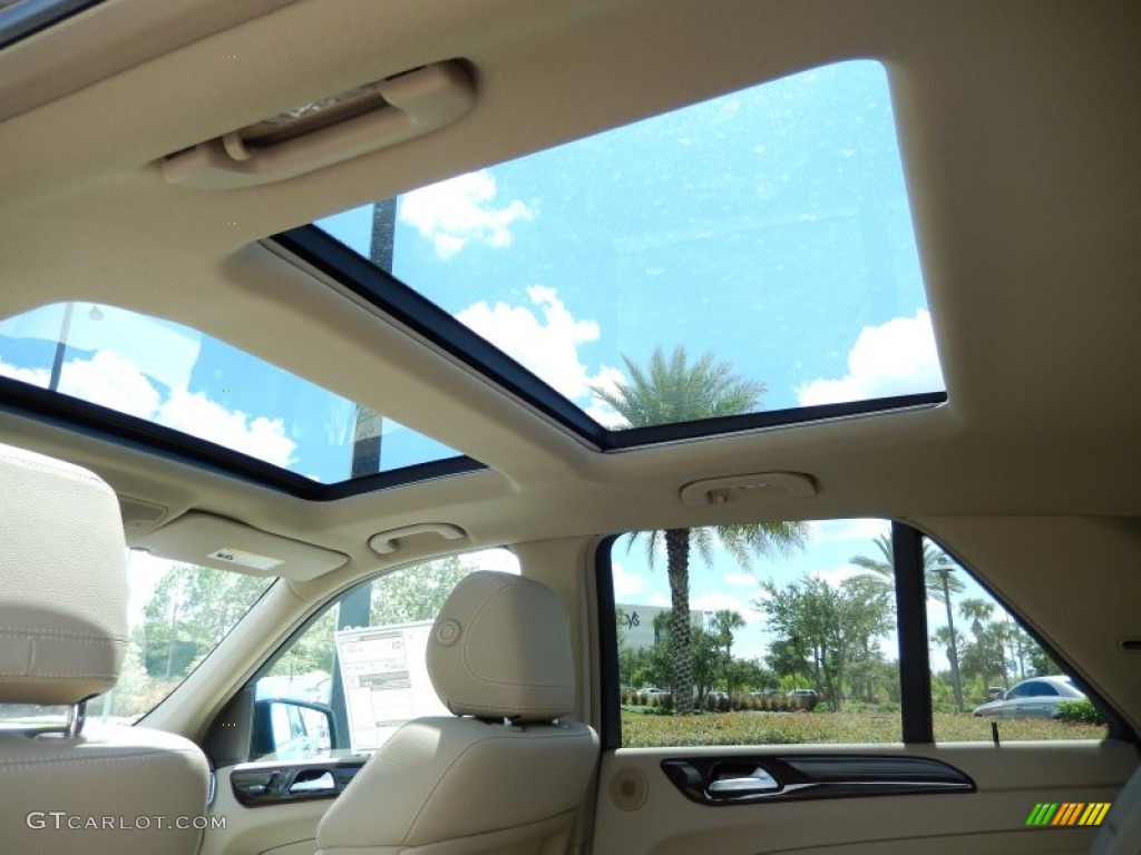 2014 Mercedes-Benz ML 350 BlueTEC 4Matic Sunroof Photos