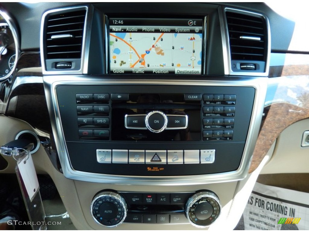 2014 Mercedes-Benz ML 350 BlueTEC 4Matic Controls Photos