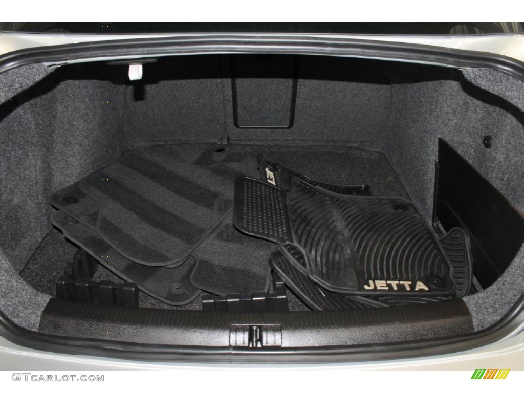 2010 Jetta SE Sedan - White Gold Metallic / Titan Black photo #30