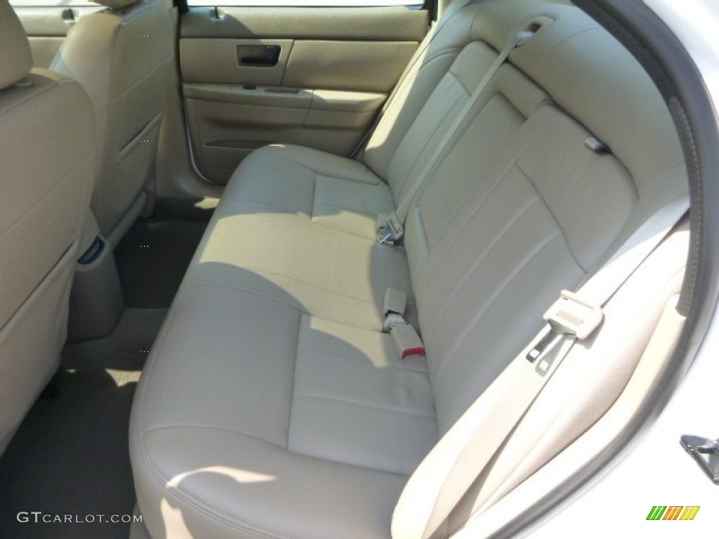 2005 Sable LS Sedan - Vibrant White / Medium Parchment photo #11