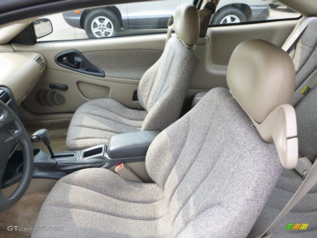 Neutral Interior 2004 Chevrolet Cavalier Coupe Photo #85582922