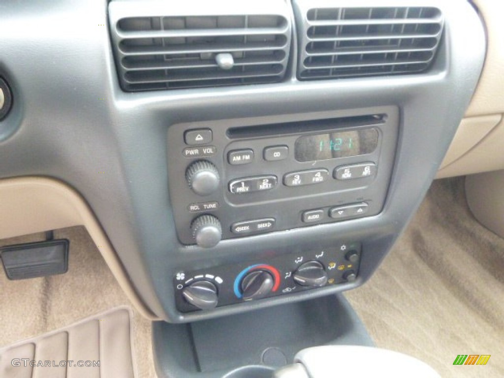2004 Chevrolet Cavalier Coupe Controls Photos