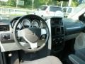 White Gold Pearl - Grand Caravan SE Hero Photo No. 12