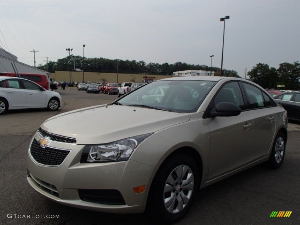 2014 Cruze LS - Champagne Silver Metallic / Jet Black/Medium Titanium photo #1