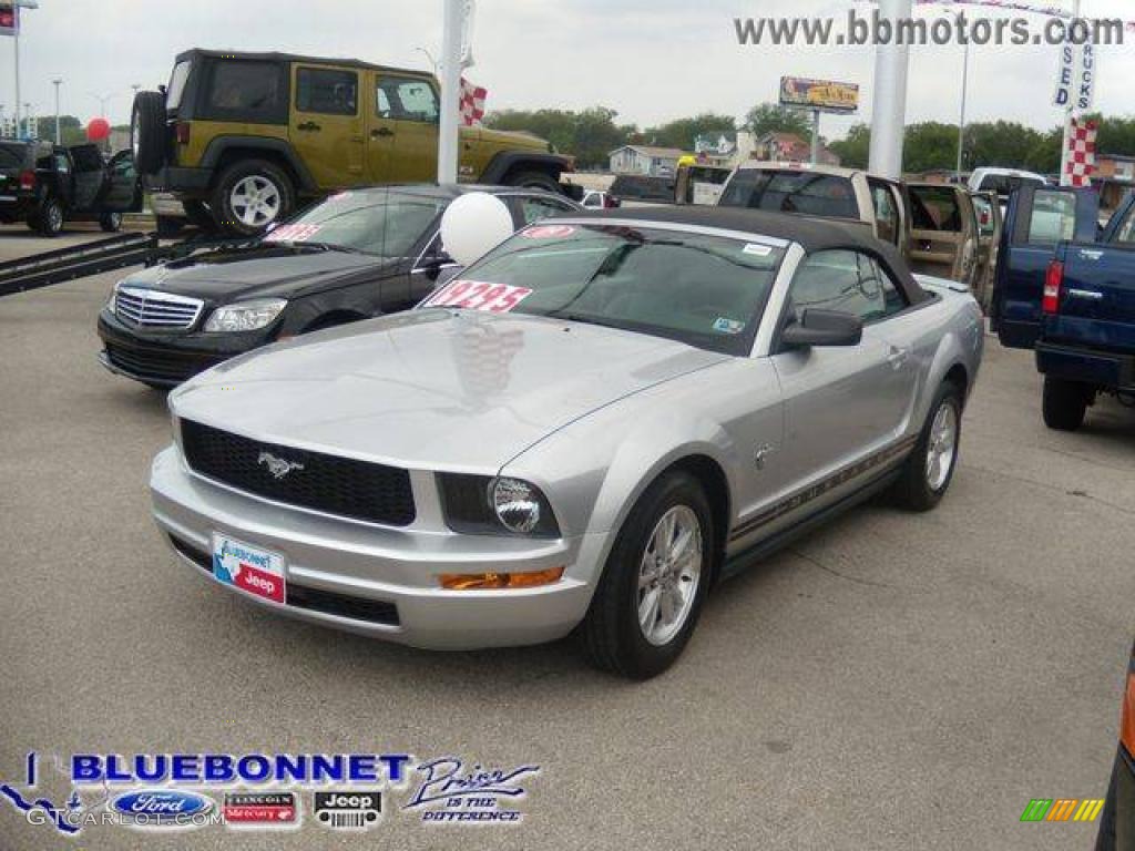 2009 Mustang V6 Convertible - Brilliant Silver Metallic / Light Graphite photo #1