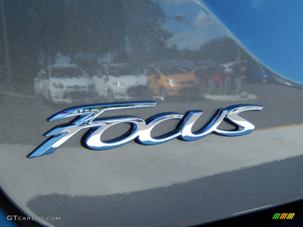 2014 Focus SE Sedan - Sterling Gray / Charcoal Black photo #4