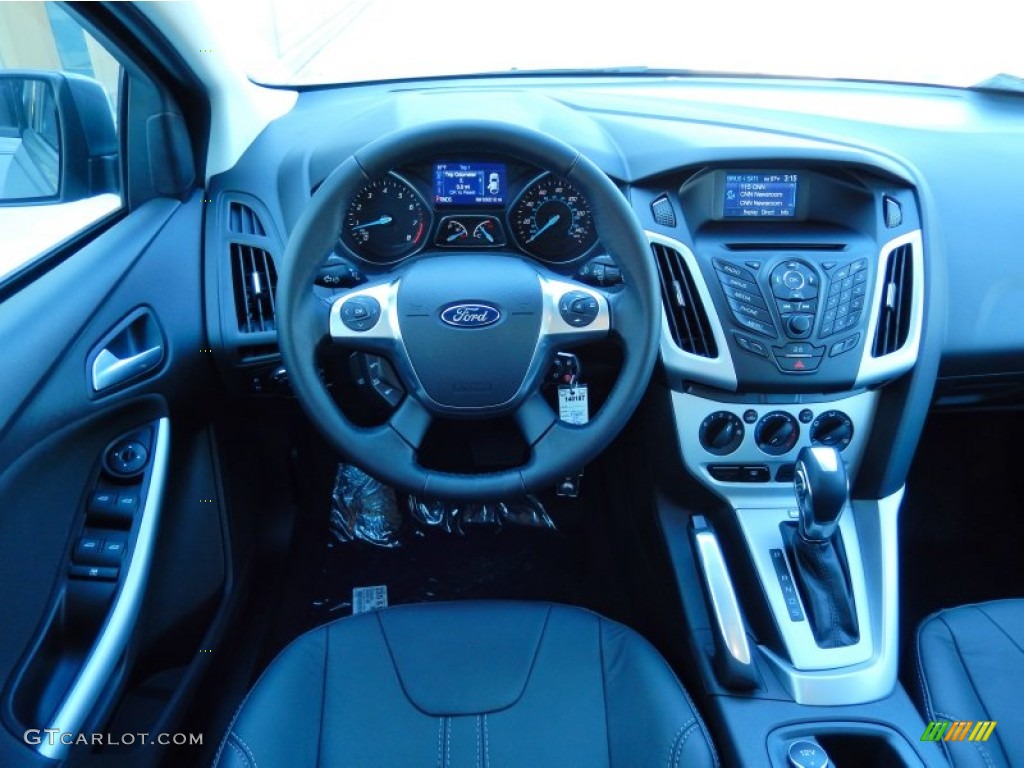 2014 Focus SE Sedan - Sterling Gray / Charcoal Black photo #8