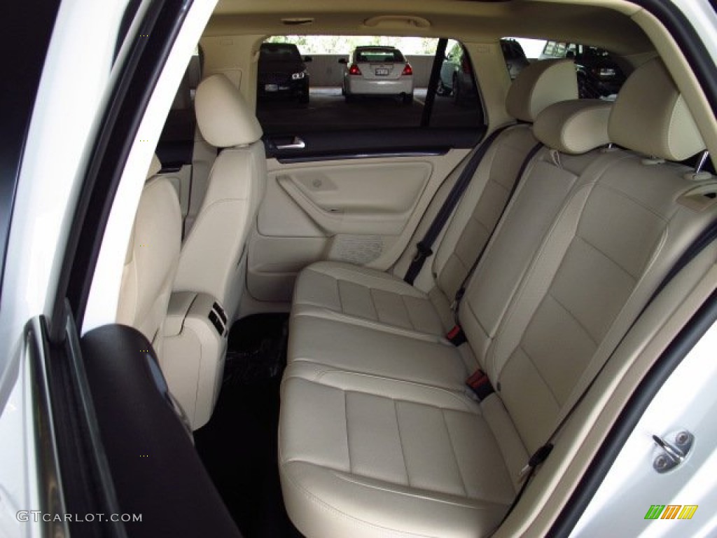 2014 Volkswagen Jetta TDI SportWagen Rear Seat Photo #85603687