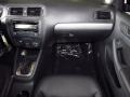 Black - Jetta SE Sedan Photo No. 14