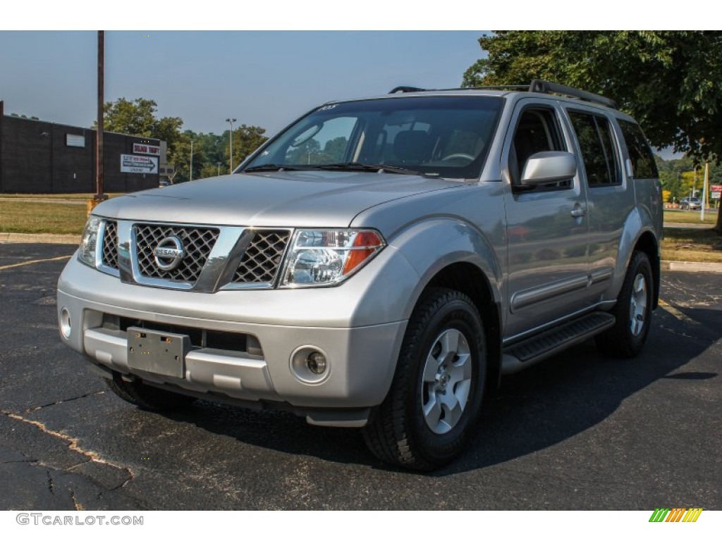 2005 Pathfinder SE 4x4 - Silver Lightning Metallic / Desert photo #1