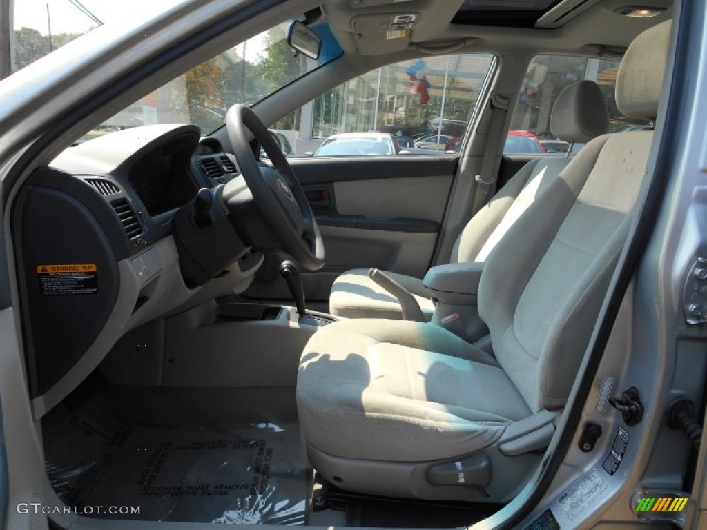 2004 Spectra EX Sedan - Clear Silver / Gray photo #16