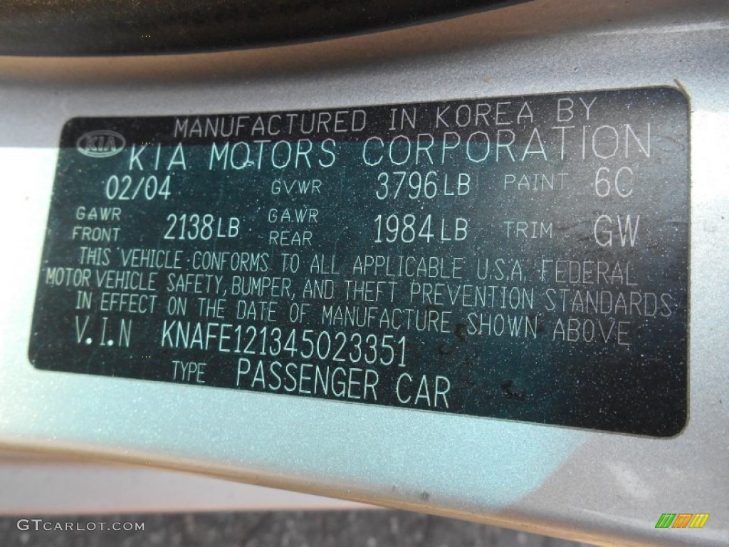 2004 Spectra EX Sedan - Clear Silver / Gray photo #18