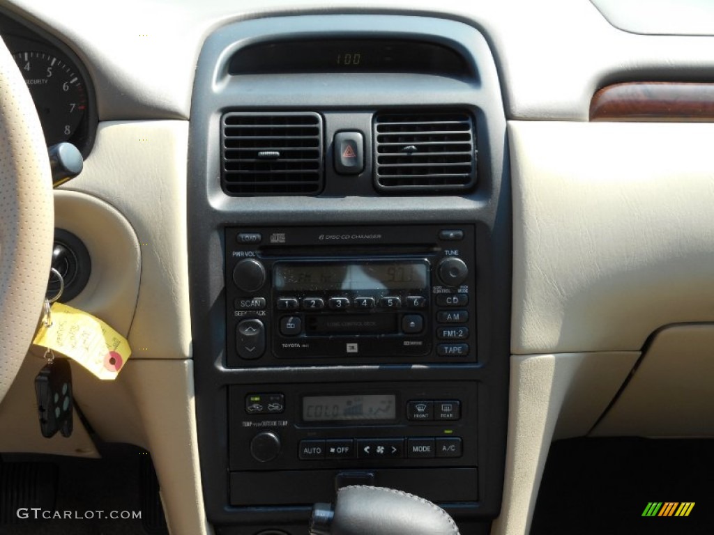 2001 Solara SLE V6 Coupe - White Diamond Pearl / Ivory photo #10