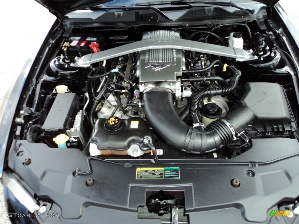 2010 Ford Mustang GT Premium Coupe Engine Photos
