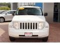Stone White - Liberty Sport 4x4 Photo No. 14