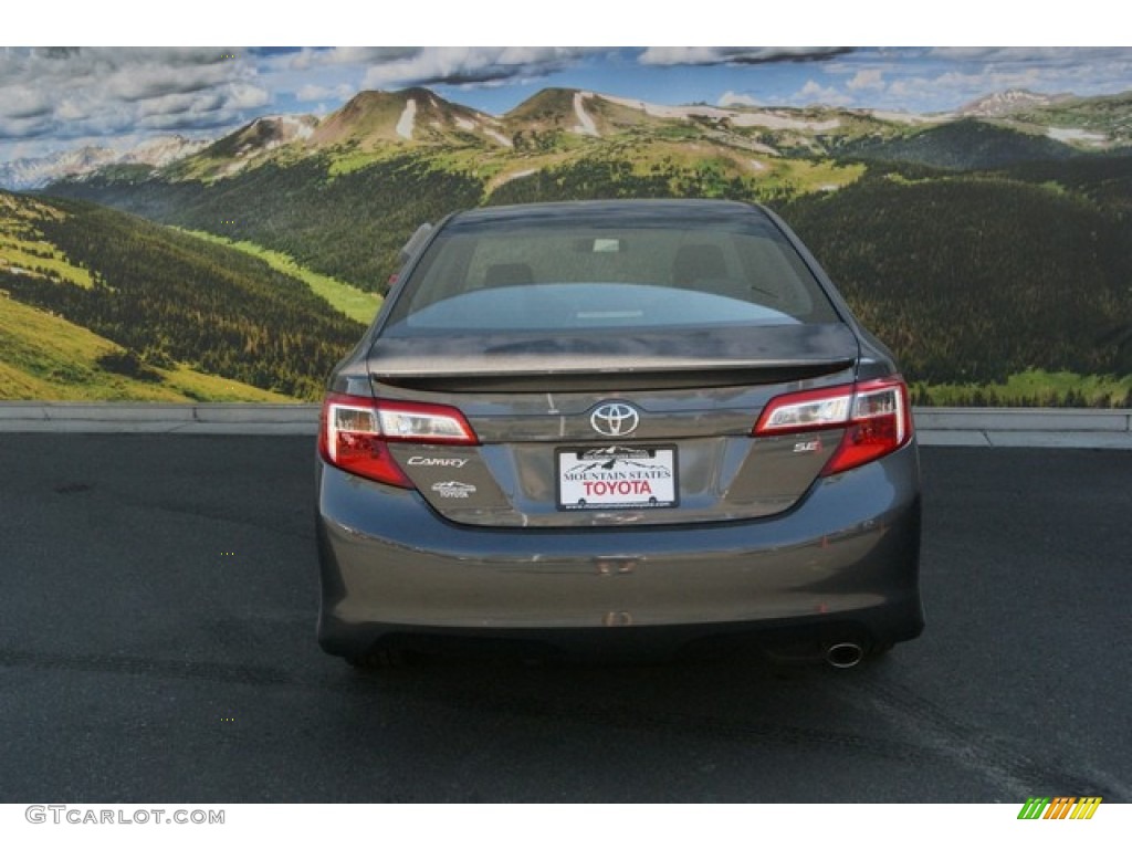 2014 Camry SE - Magnetic Gray Metallic / Black photo #4